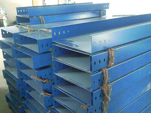 托盘式电缆桥架